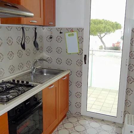 M118 - Bilocale Fronte Mare Con Terrazzo